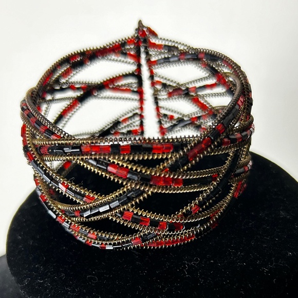Vintage Criss Cross Beaded Bracelet - Picture 2 of 4